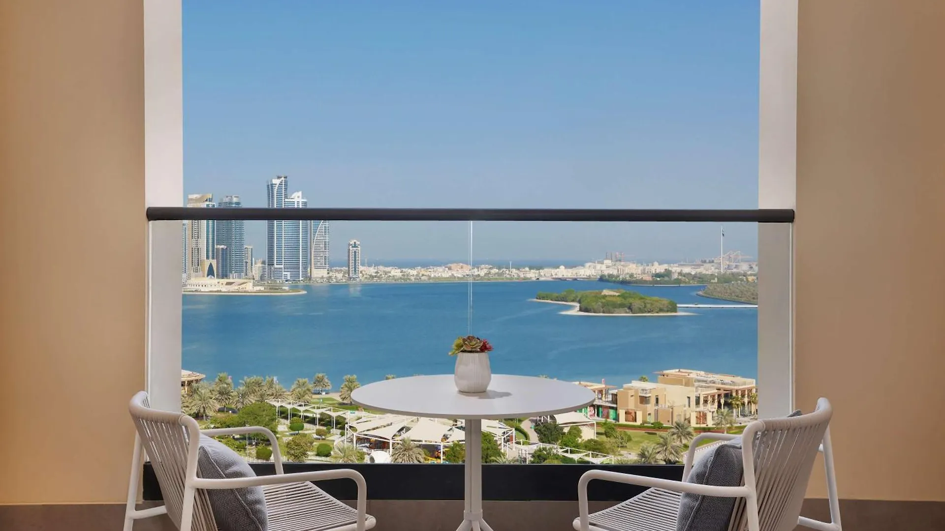 Doubletree By Hilton Sharjah Waterfront Hotel And Residences