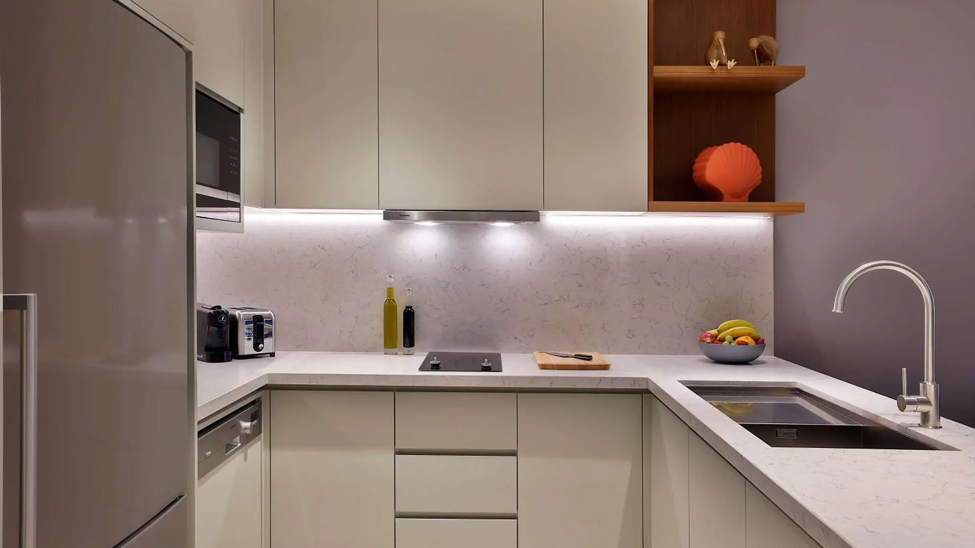 Doubletree By Hilton Sharjah Waterfront Hotel And Residences