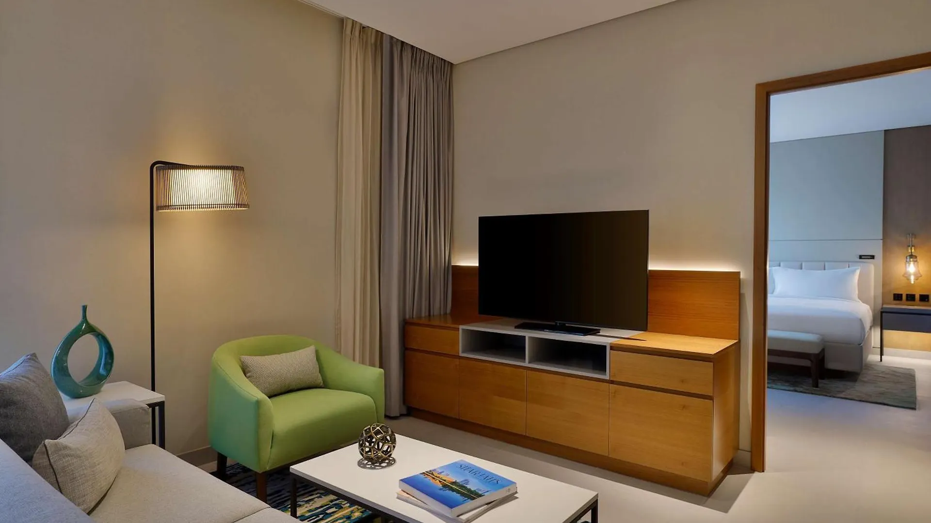 Doubletree By Hilton Sharjah Waterfront Hotel And Residences 4*,  Zjednoczone Emiraty Arabskie