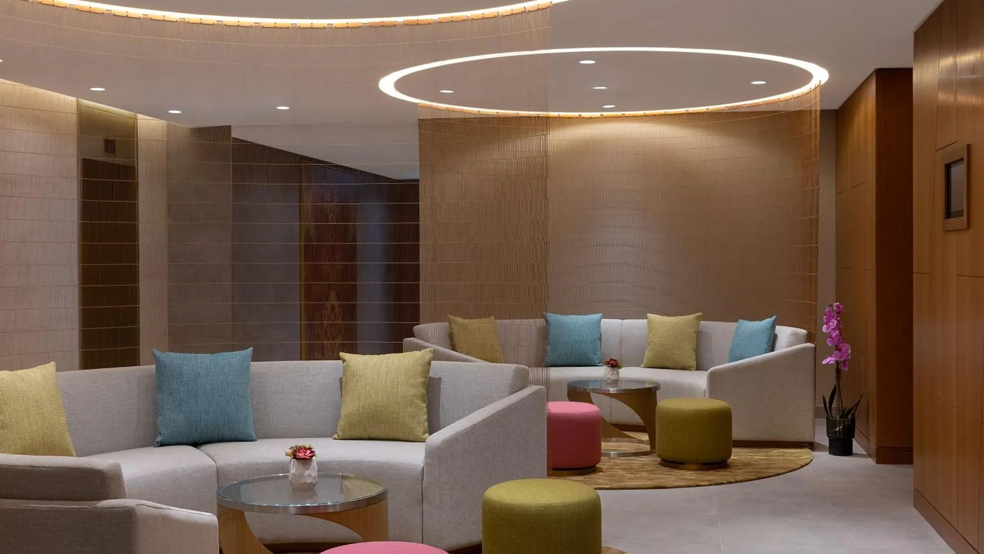 Doubletree By Hilton Sharjah Waterfront Hotel And Residences