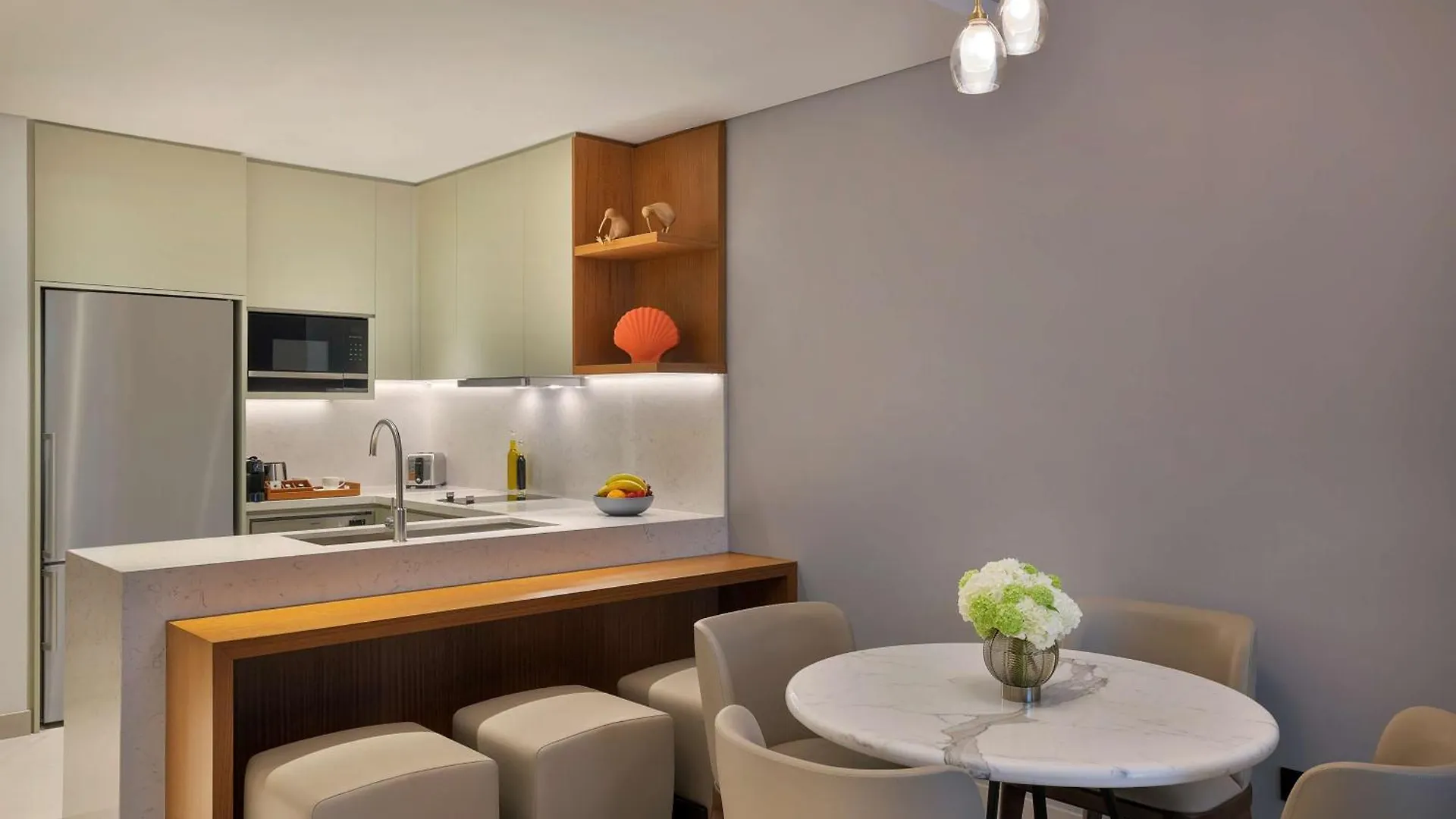 Doubletree By Hilton Sharjah Waterfront Hotel And Residences 4*,