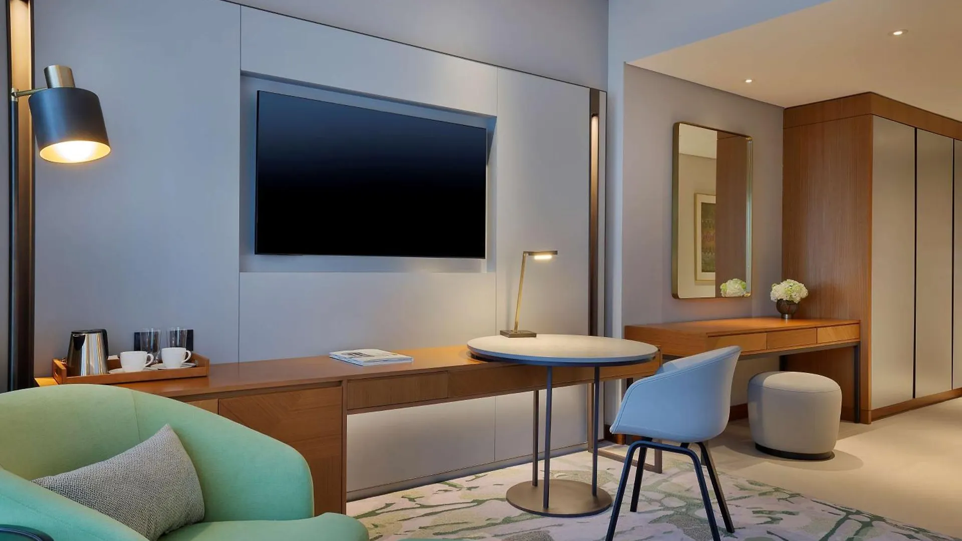 Doubletree By Hilton Sharjah Waterfront Hotel And Residences