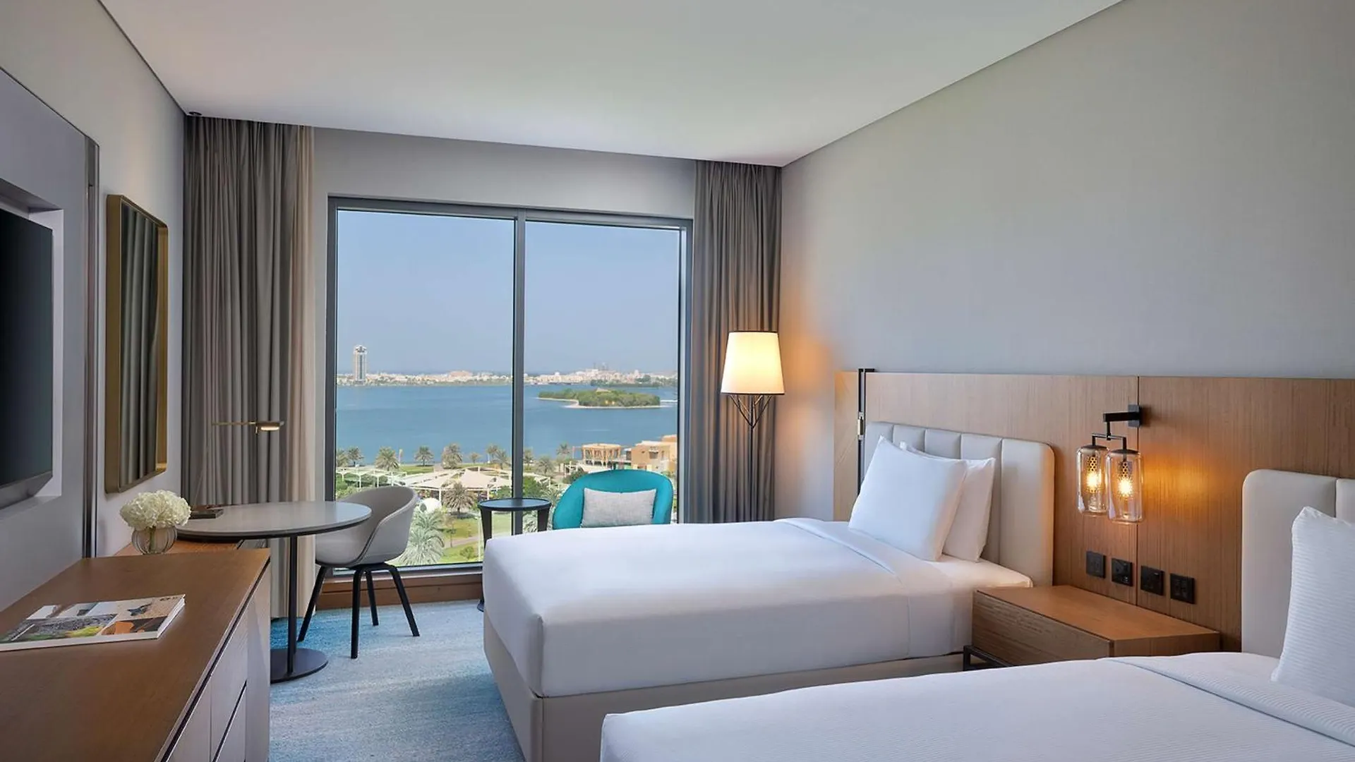 Doubletree By Hilton Sharjah Waterfront Hotel And Residences Zjednoczone Emiraty Arabskie