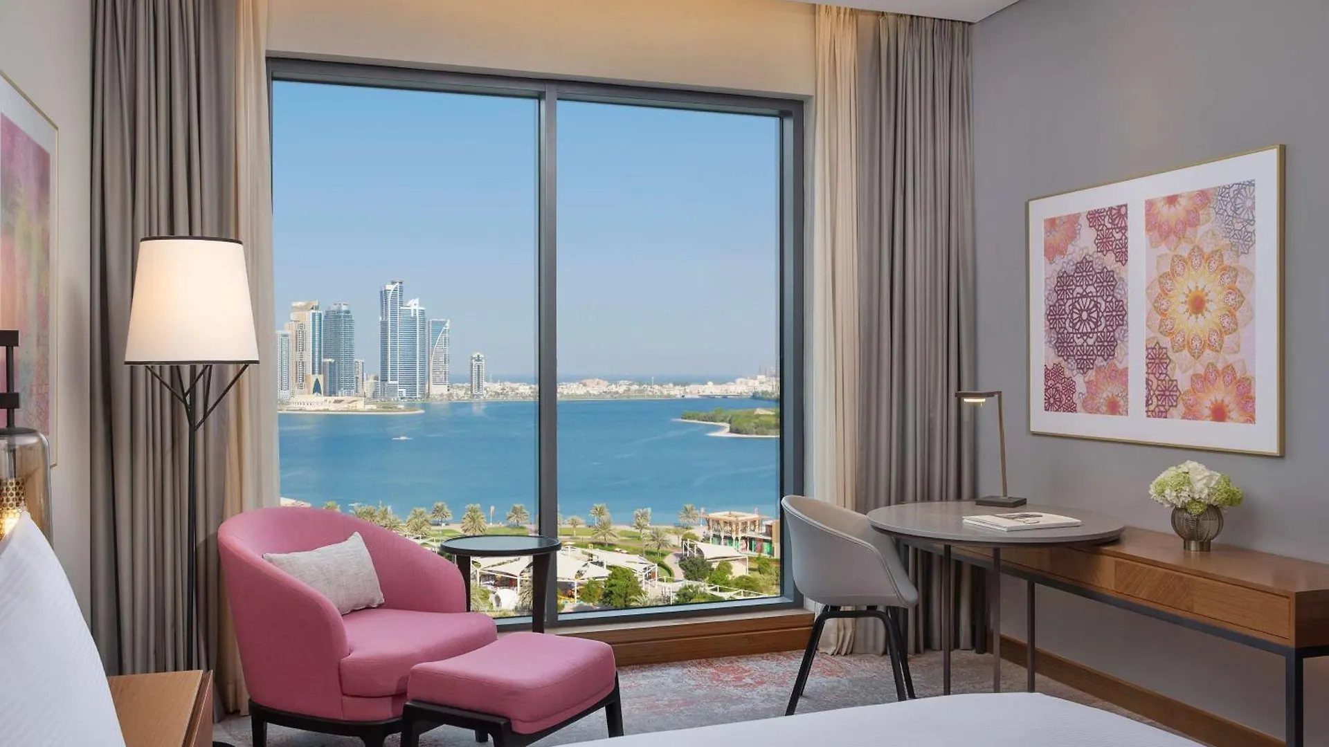 Doubletree By Hilton Sharjah Waterfront Hotel And Residences