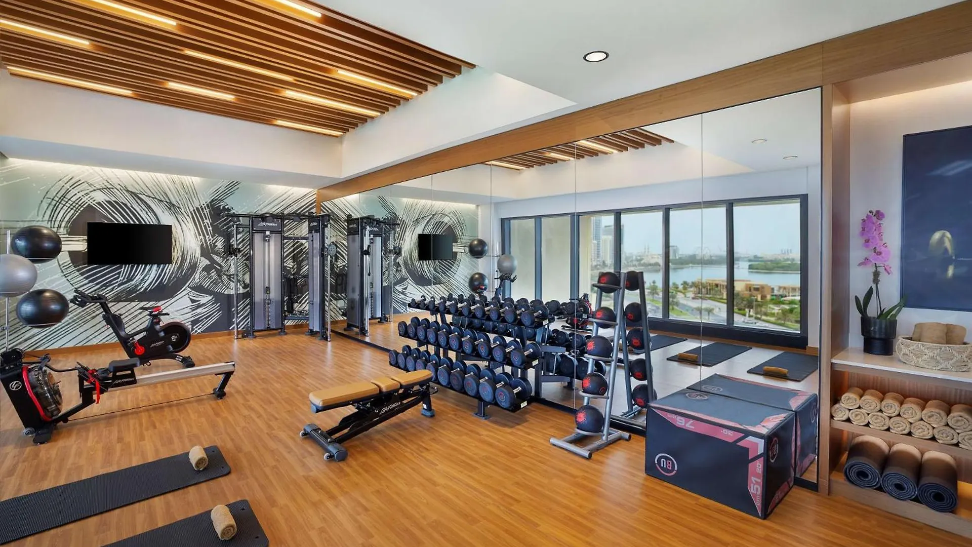 Doubletree By Hilton Sharjah Waterfront Hotel And Residences