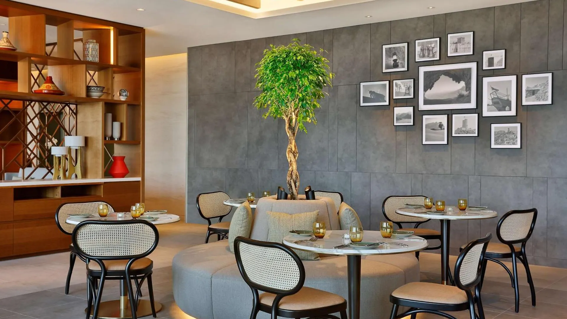 Doubletree By Hilton Sharjah Waterfront Hotel And Residences