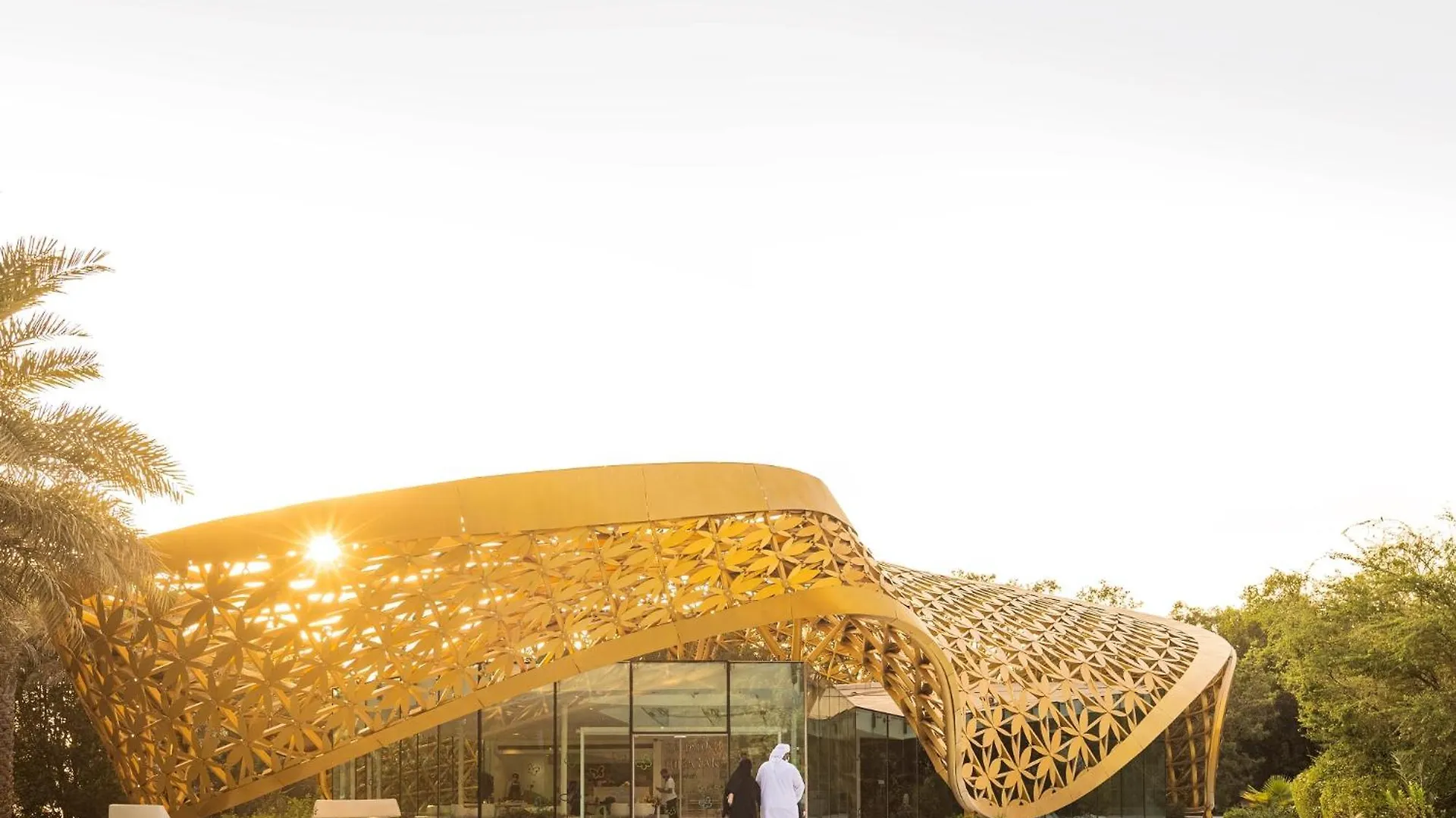 Doubletree By Hilton Sharjah Waterfront Hotel And Residences 4*,