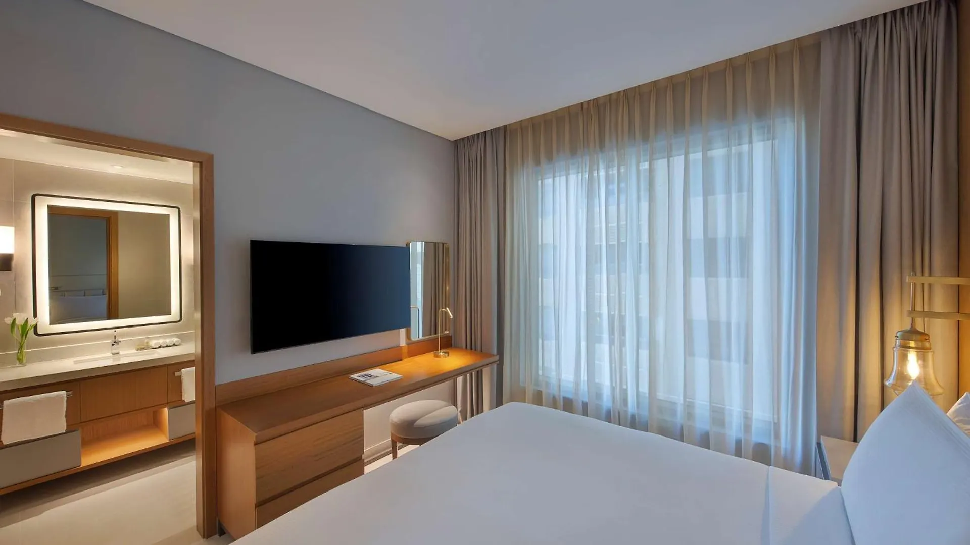 Doubletree By Hilton Sharjah Waterfront Hotel And Residences Egyesült Arab Emírségek