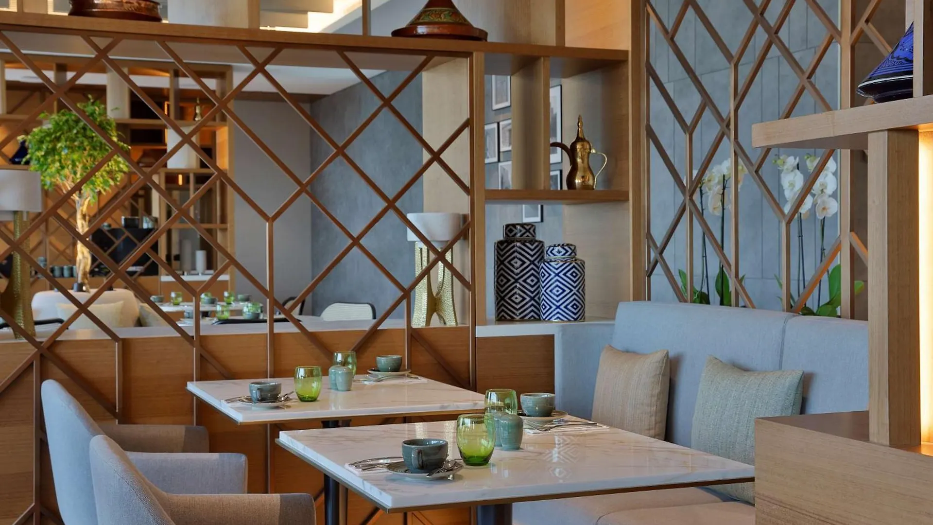 Doubletree By Hilton Sharjah Waterfront Hotel And Residences