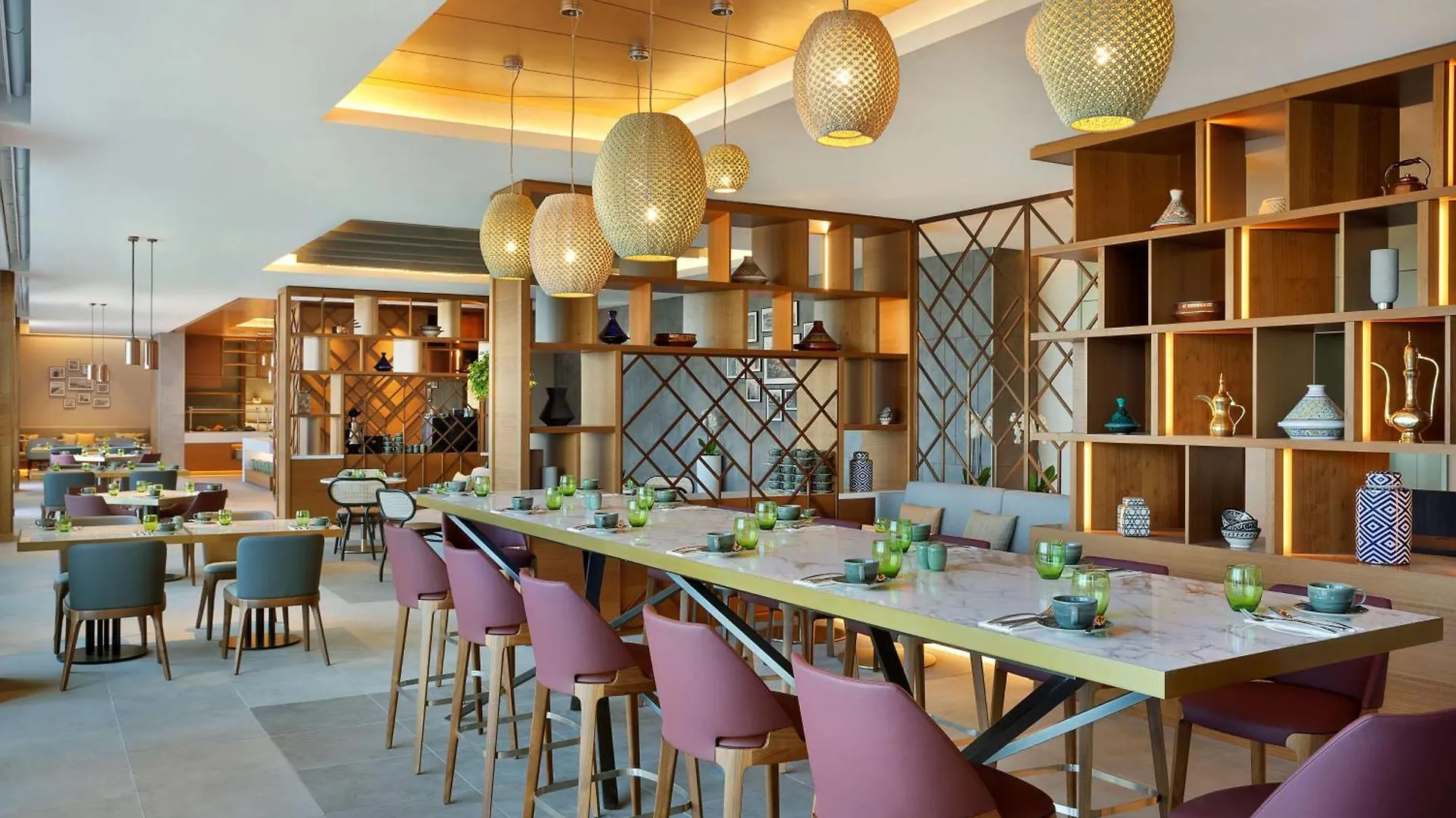 Doubletree By Hilton Sharjah Waterfront Hotel And Residences